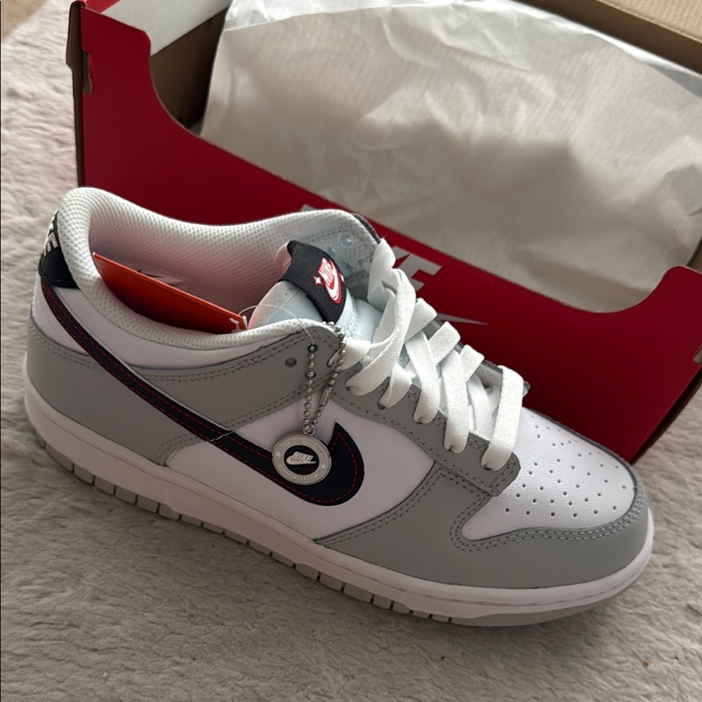 Nike White and Gray Sneakers Classic Dunk Style